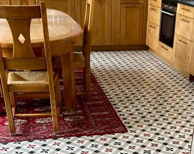דירה Grand Familial Parisien, Avec Balcon Et Parking *