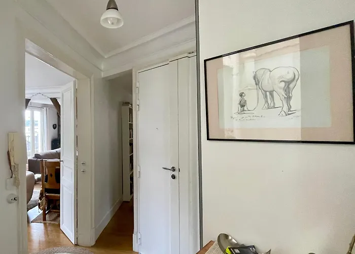Grand Familial Parisien, Avec Balcon Et Parking